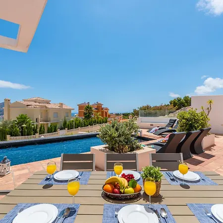 Villa Moderna - Plusholidays *
