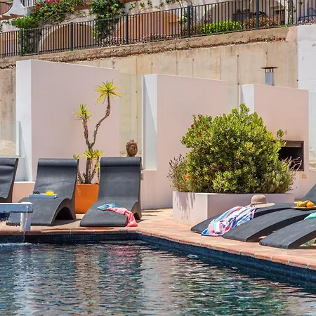 Moderna - Plusholidays Βίλα Ifach