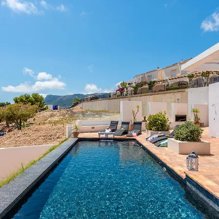 Moderna - Plusholidays * Ifach